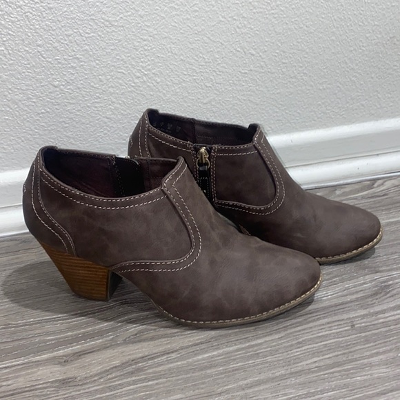 Dr. Scholl's Women's Codi Dark Brown Ankle-High Synthetic Boot - Picture 2 of 6